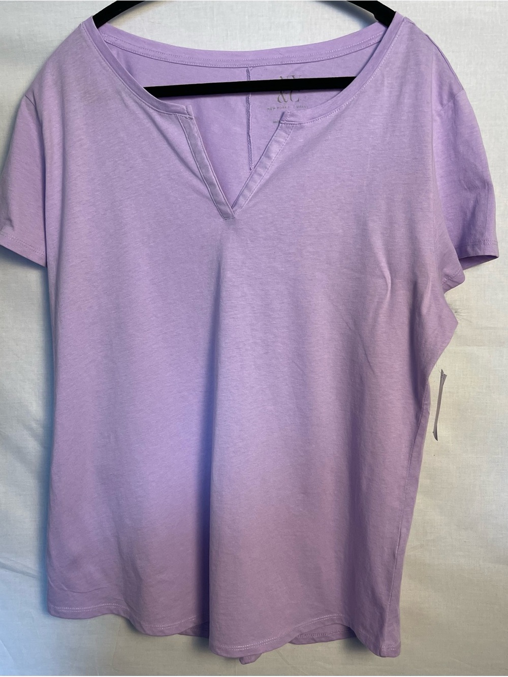 New York & Company Lavender Split V-Neck Short Sleeve Tee